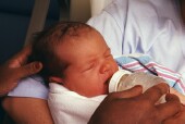 Bottle-Feeding May Raise Risk of Stomach Obstruction in Infants