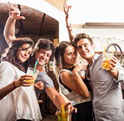 Teens Drawn to Heavily Advertised Alcohol Brands: Study